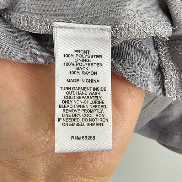 Express grey muscle shirt, lace sequence design - Picture 3 of 5